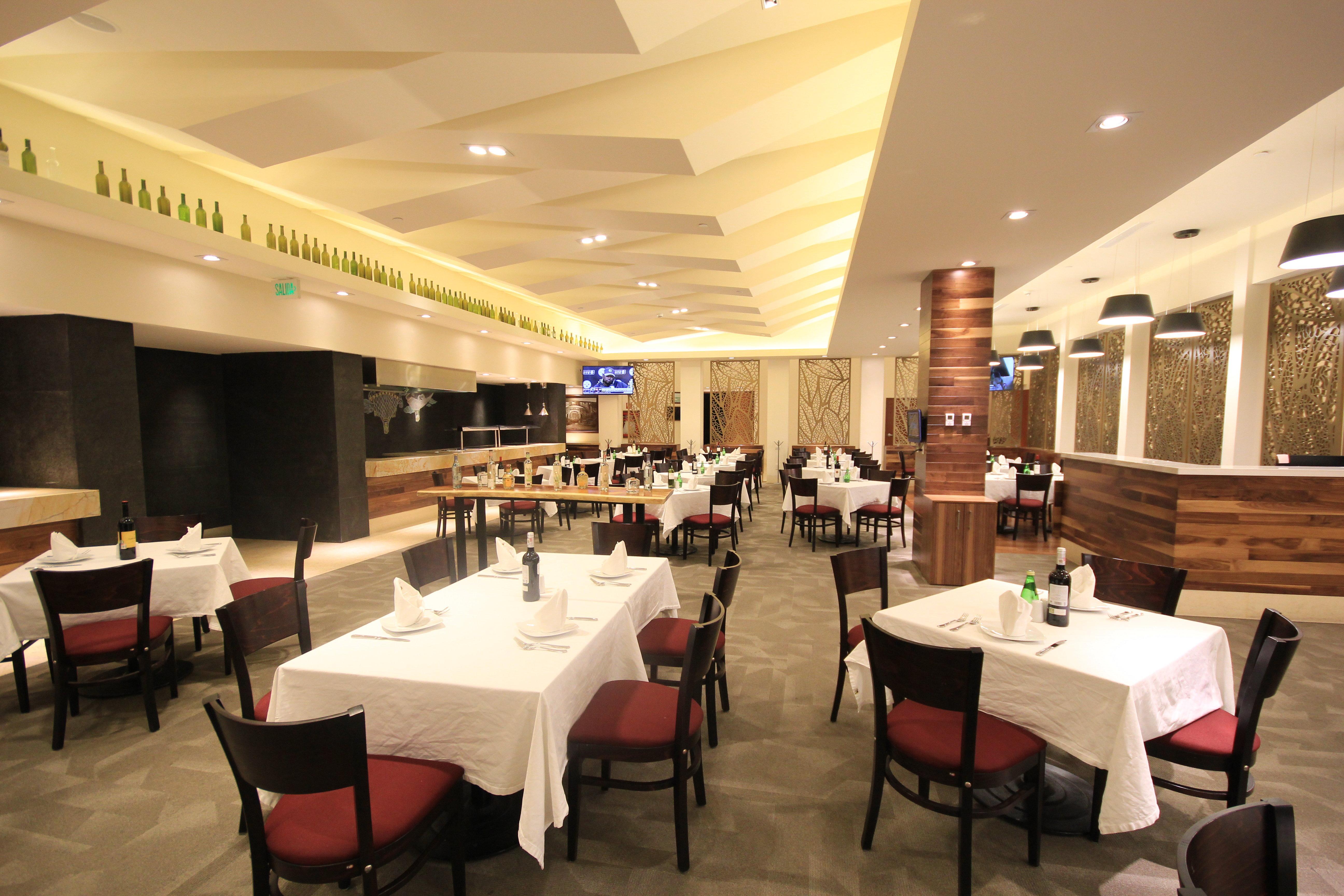 Holiday Inn & Suites Plaza Mayor By Ihg Leon Bagian luar foto