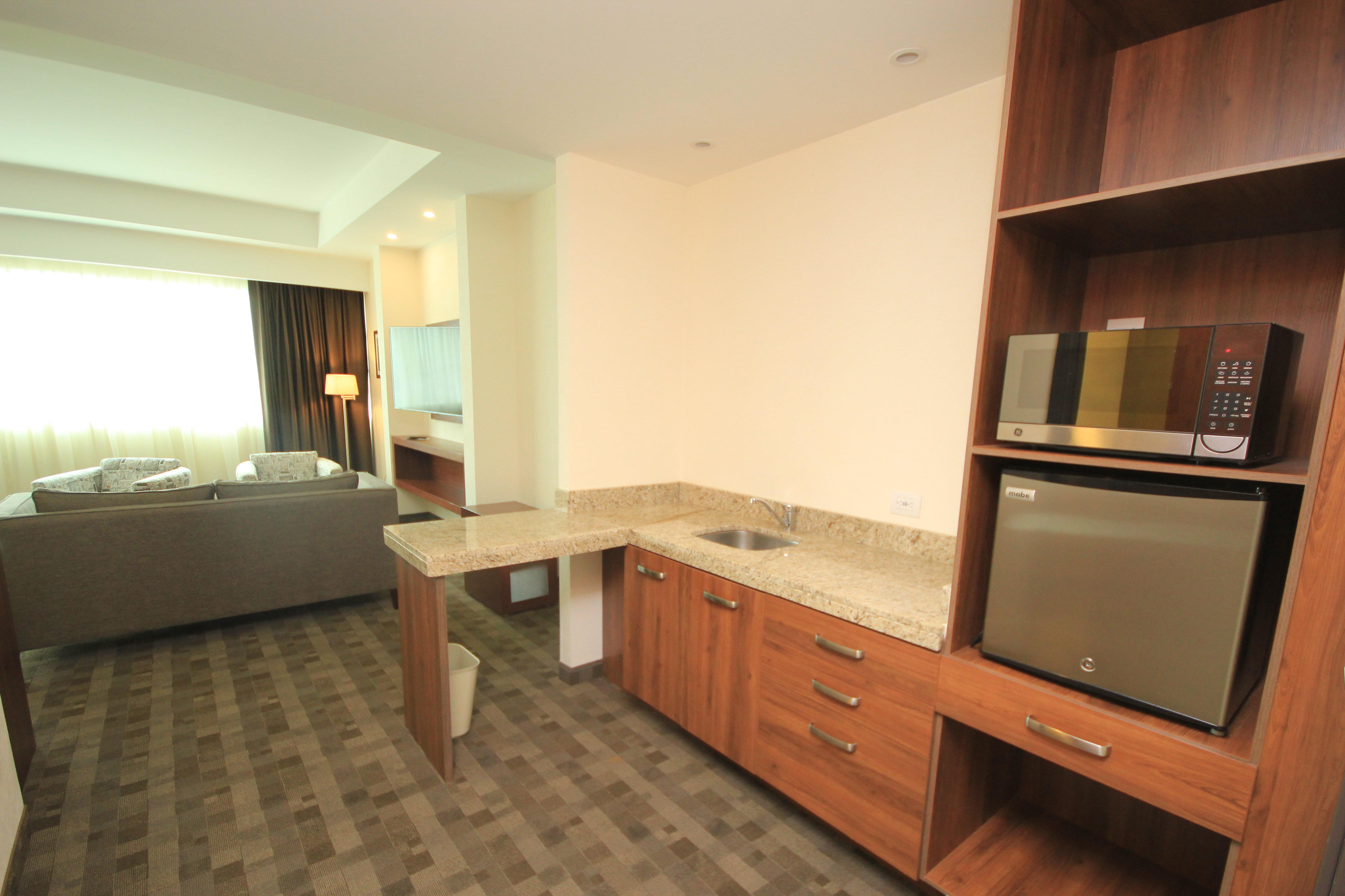 Holiday Inn & Suites Plaza Mayor By Ihg Leon Bagian luar foto