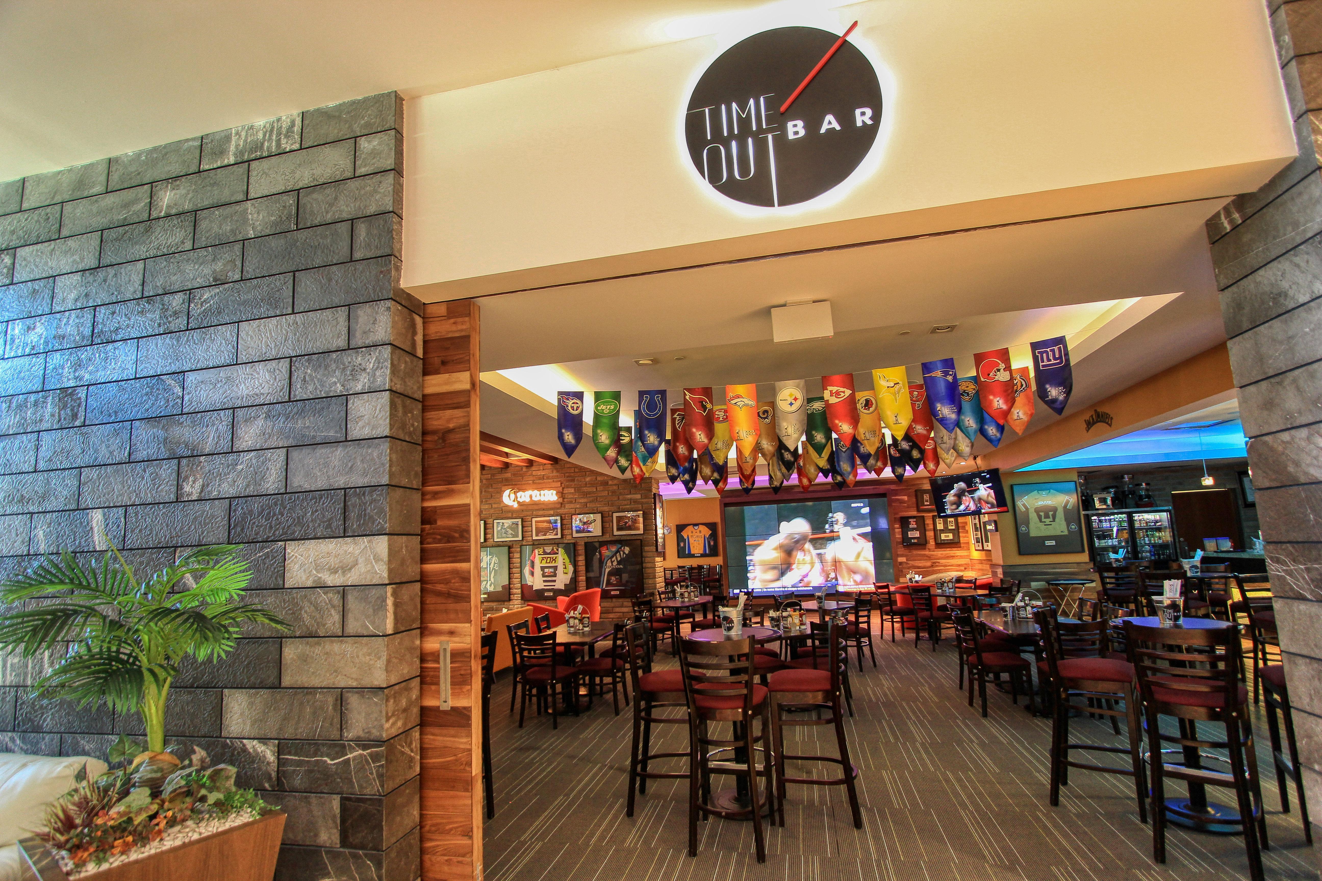 Holiday Inn & Suites Plaza Mayor By Ihg Leon Bagian luar foto