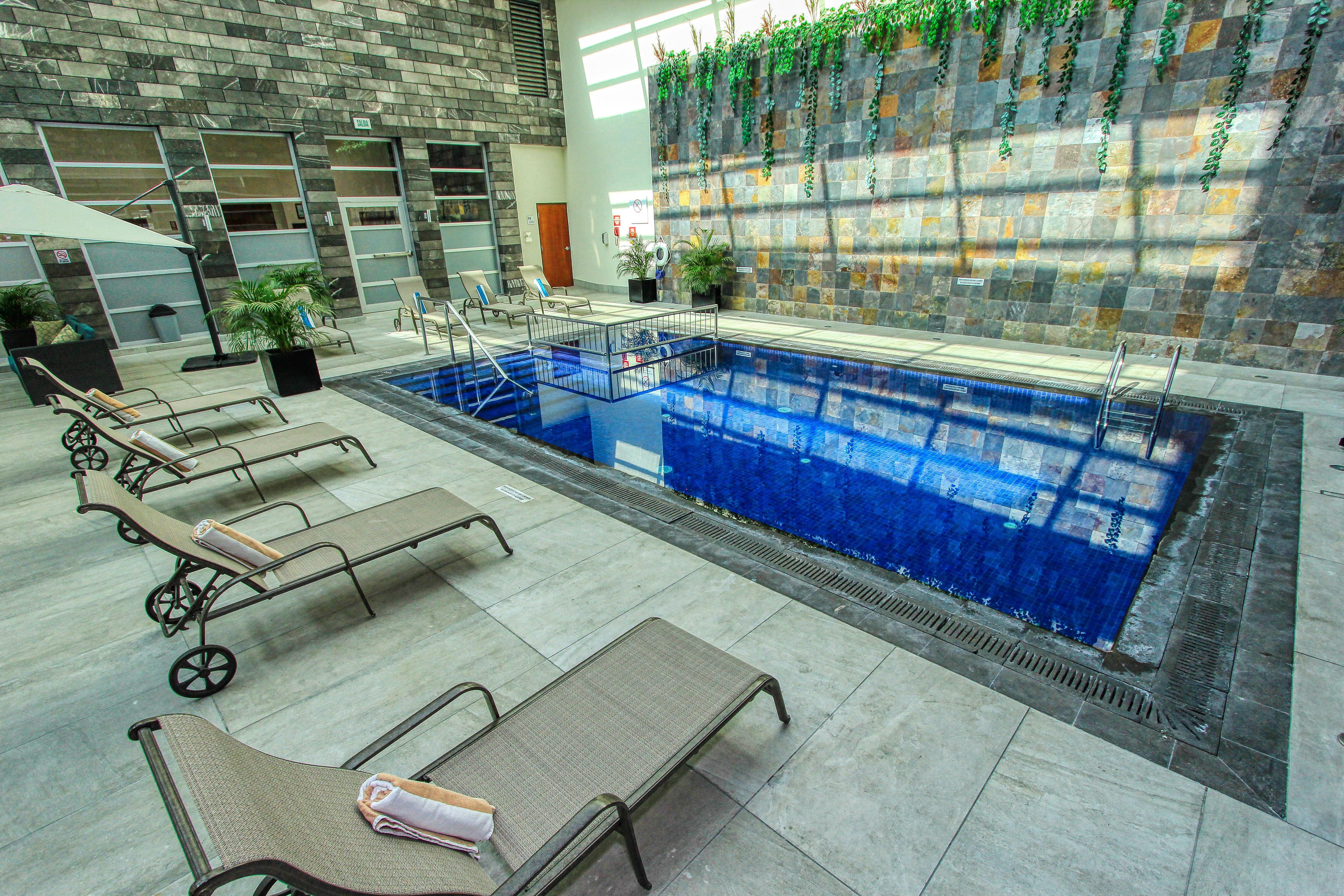 Holiday Inn & Suites Plaza Mayor By Ihg Leon Bagian luar foto