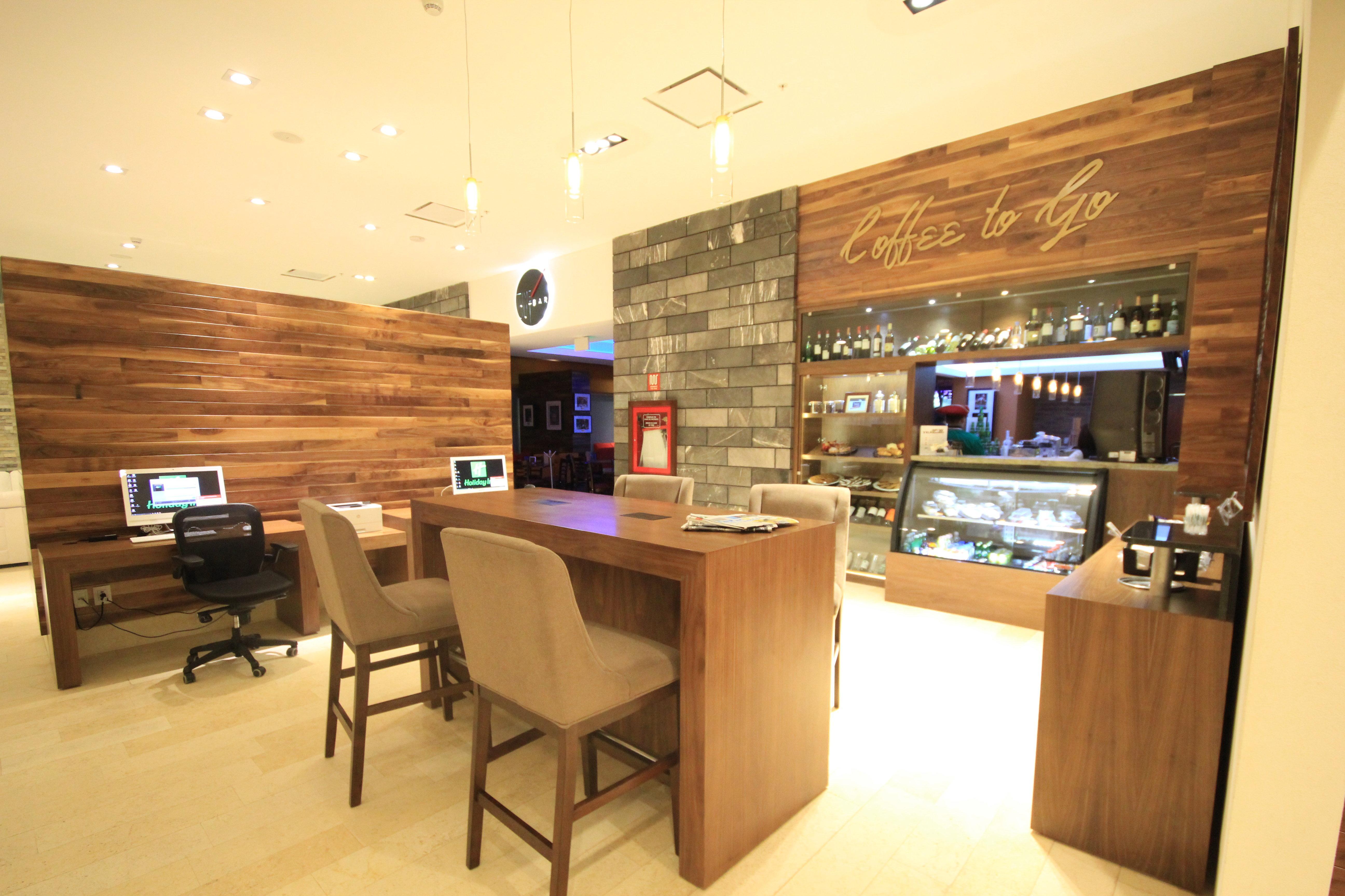 Holiday Inn & Suites Plaza Mayor By Ihg Leon Bagian luar foto