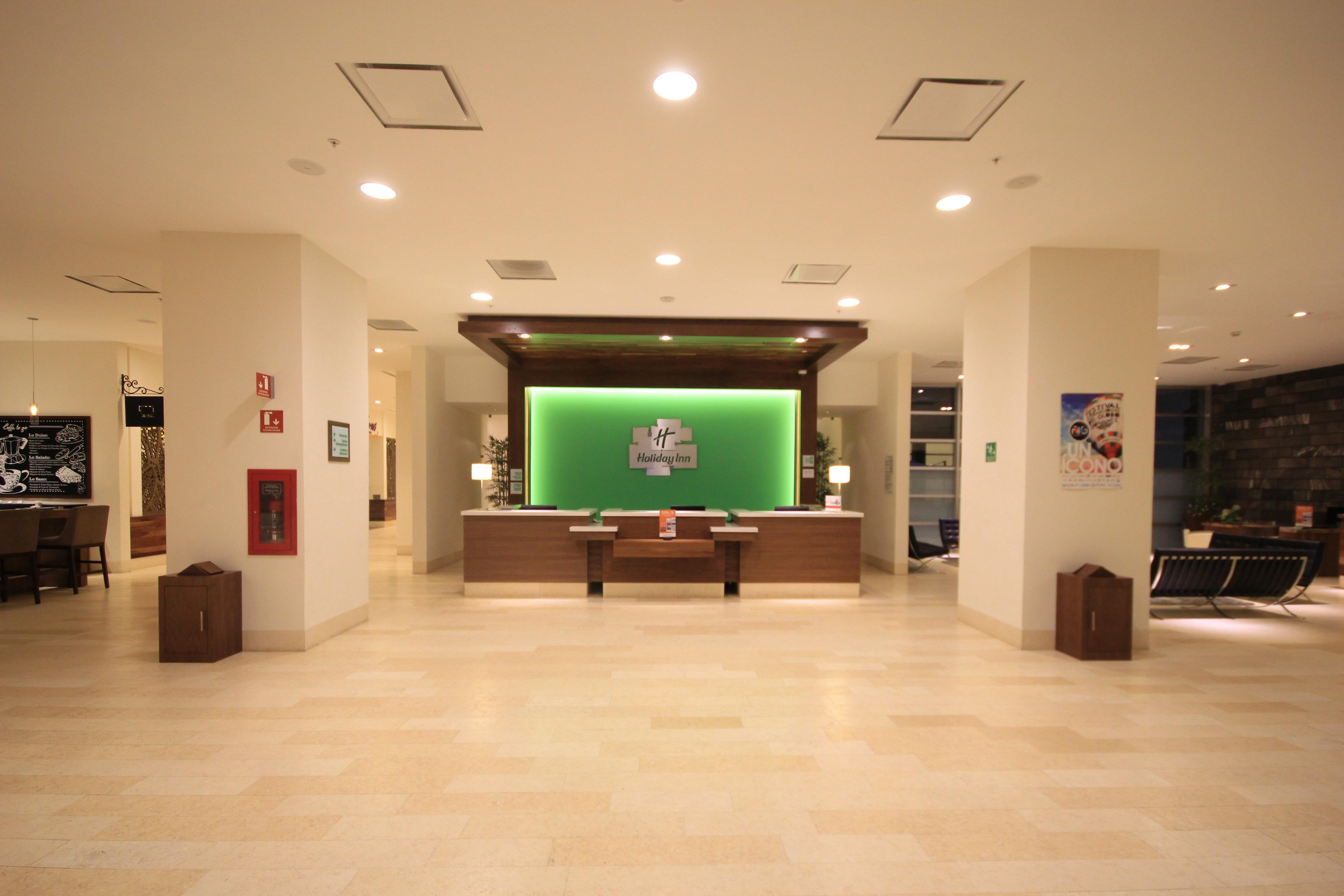 Holiday Inn & Suites Plaza Mayor By Ihg Leon Bagian luar foto